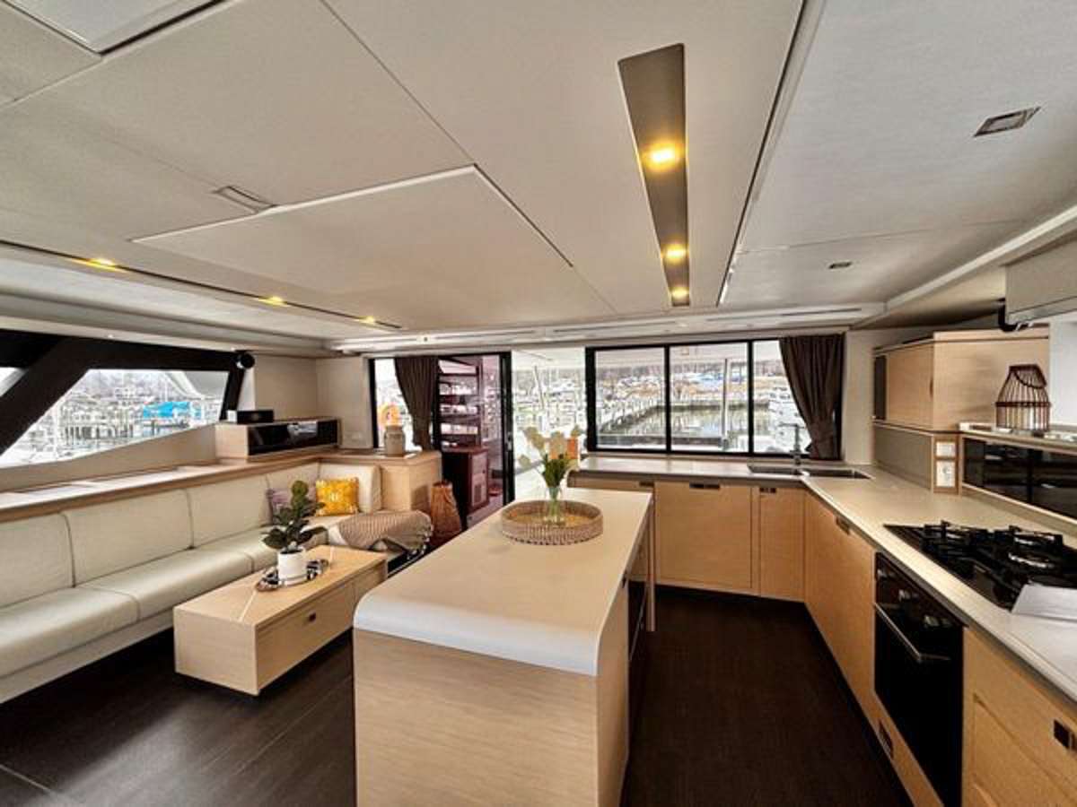 yacht-538372