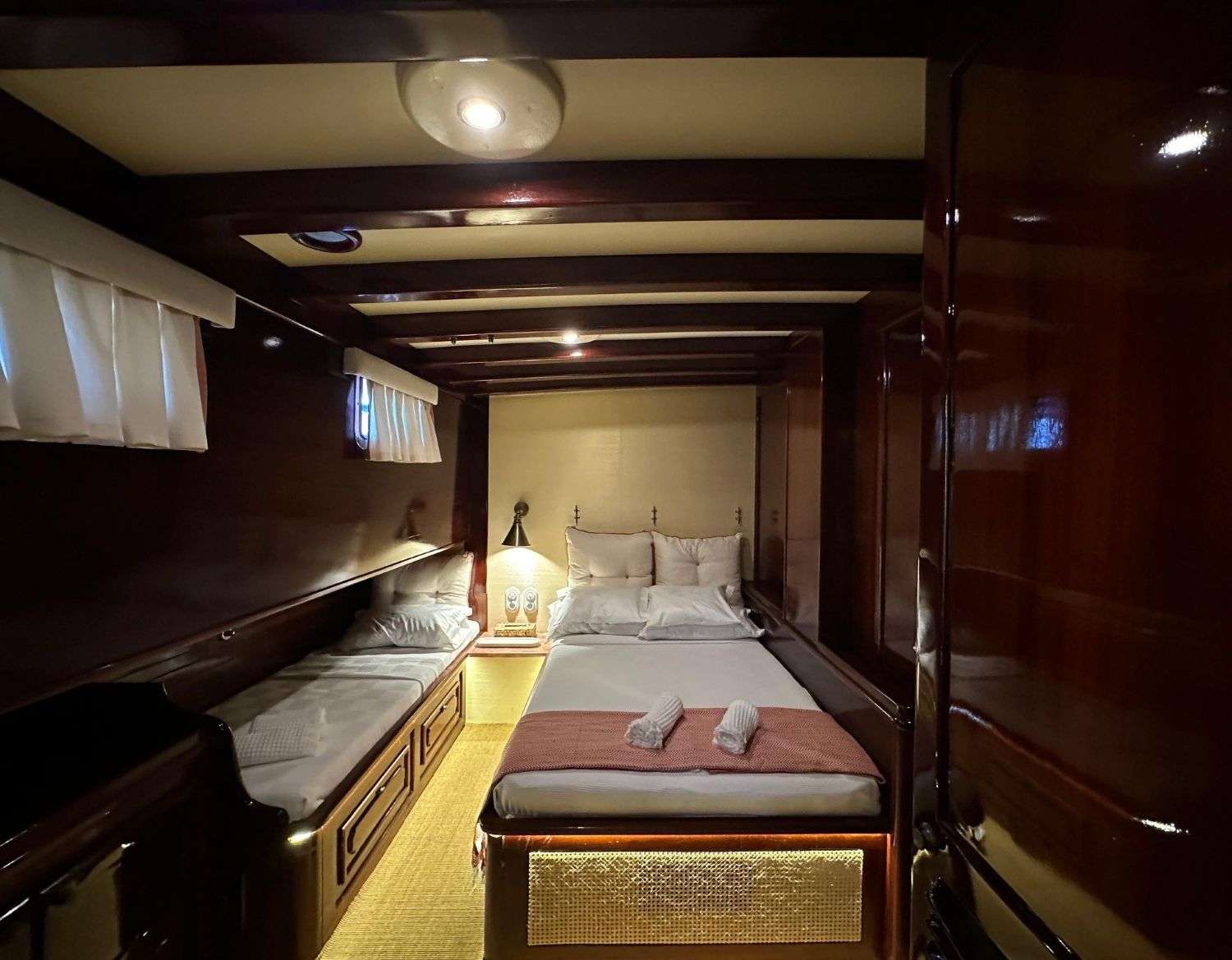 yacht-547726