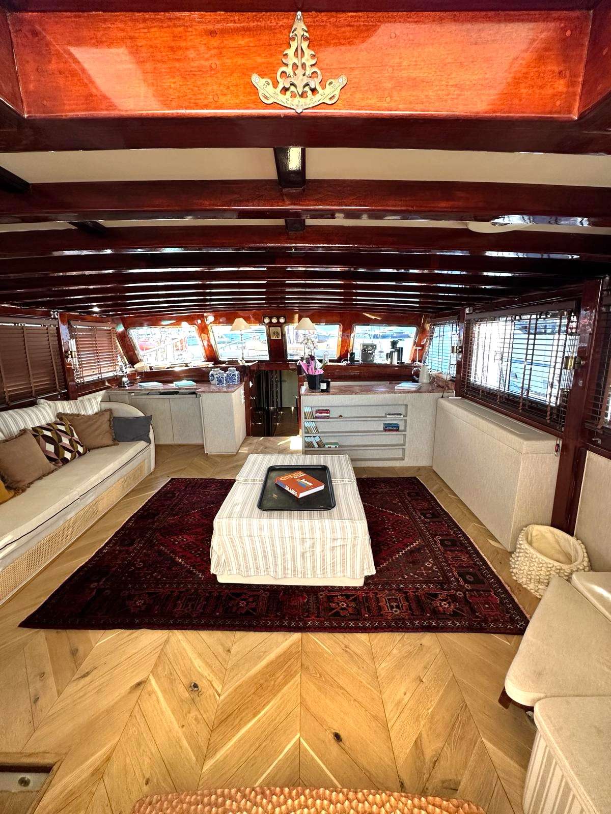 yacht-547718