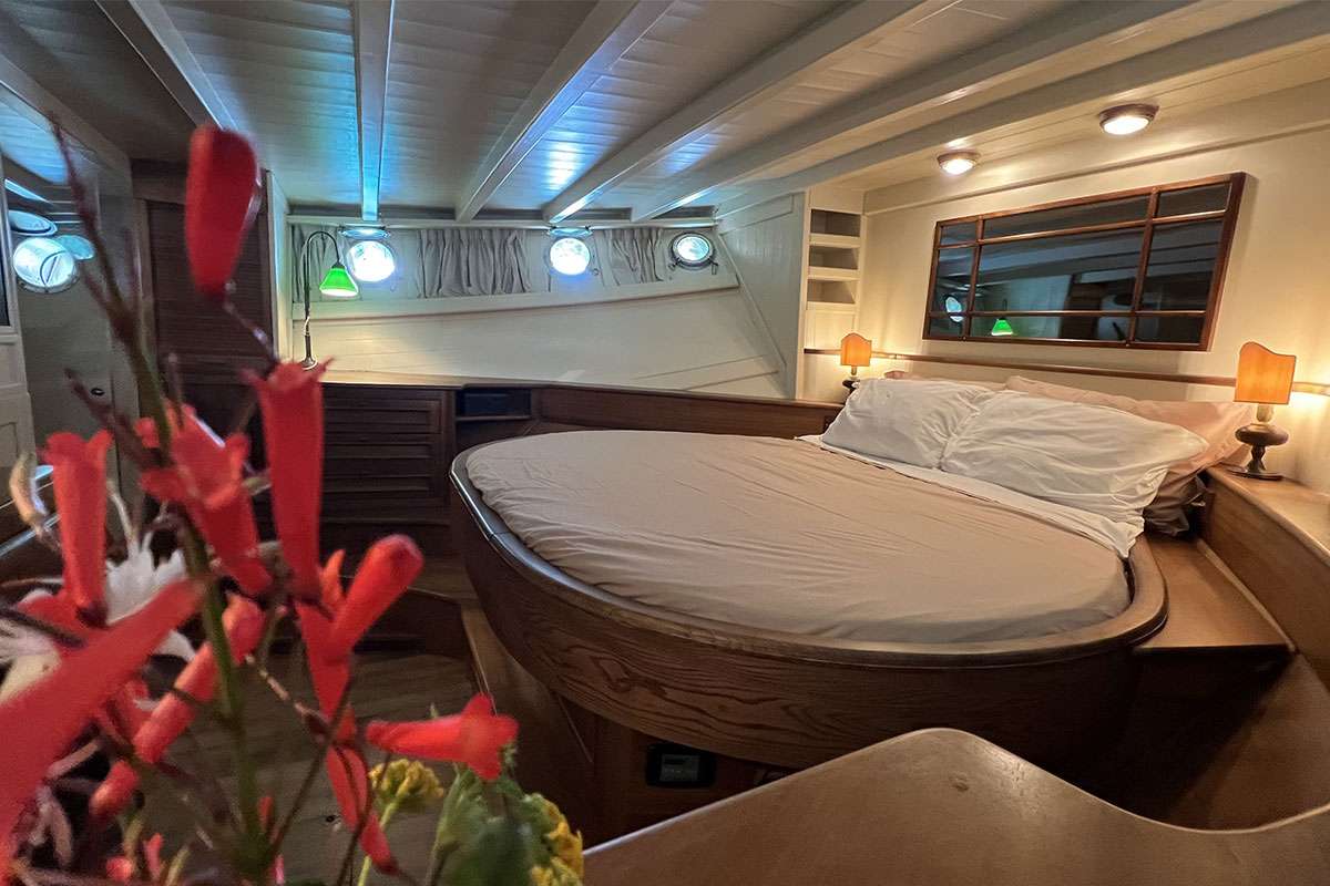 yacht-548425
