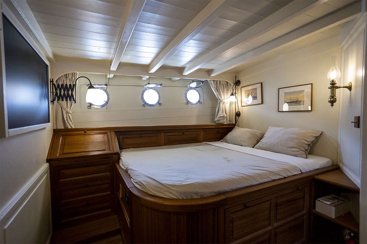 yacht-548426