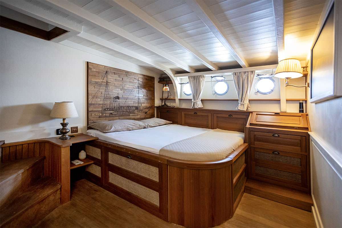 yacht-548427