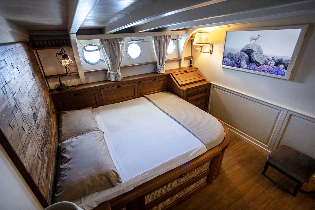yacht-548428