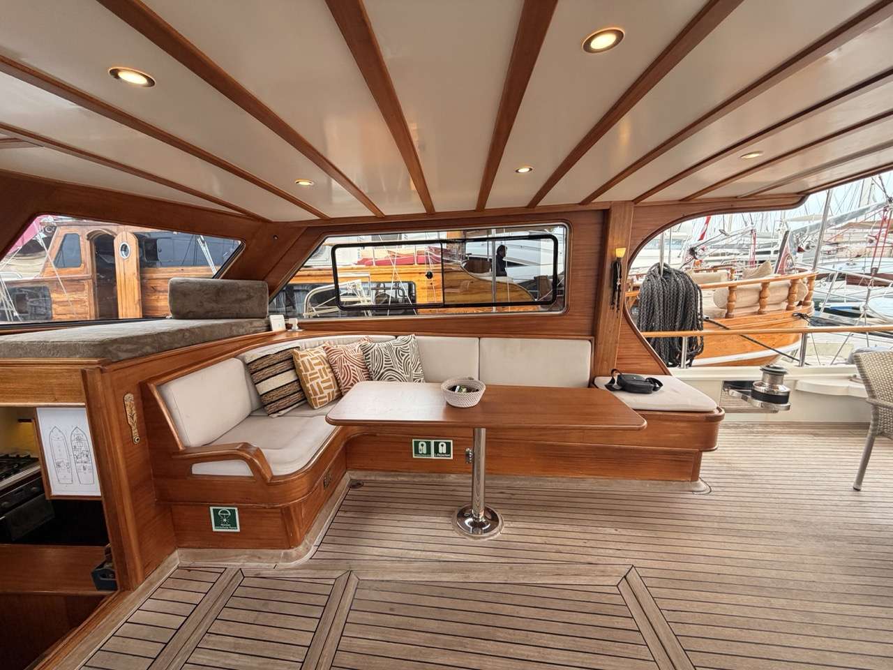 yacht-548576
