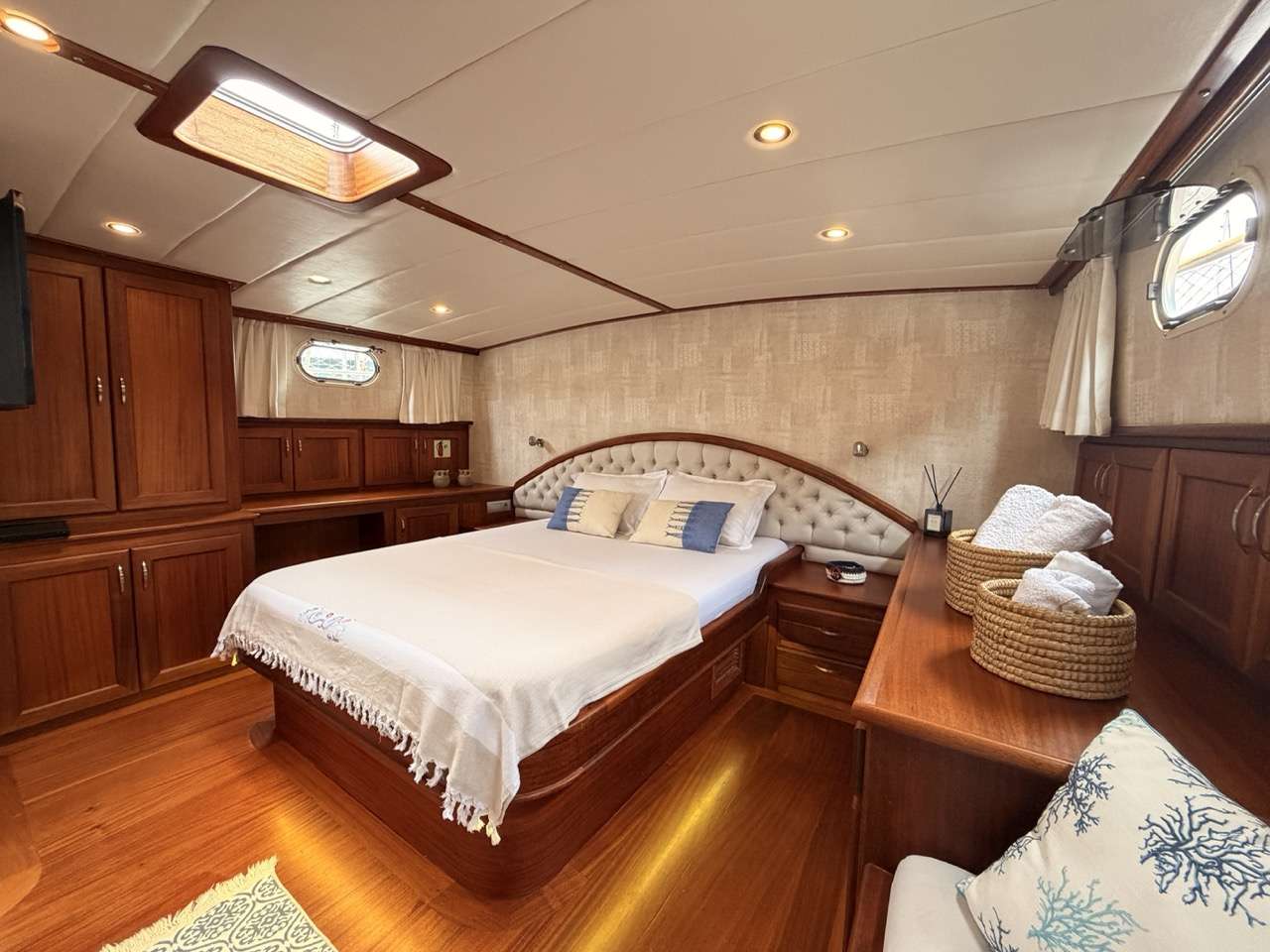 yacht-548570