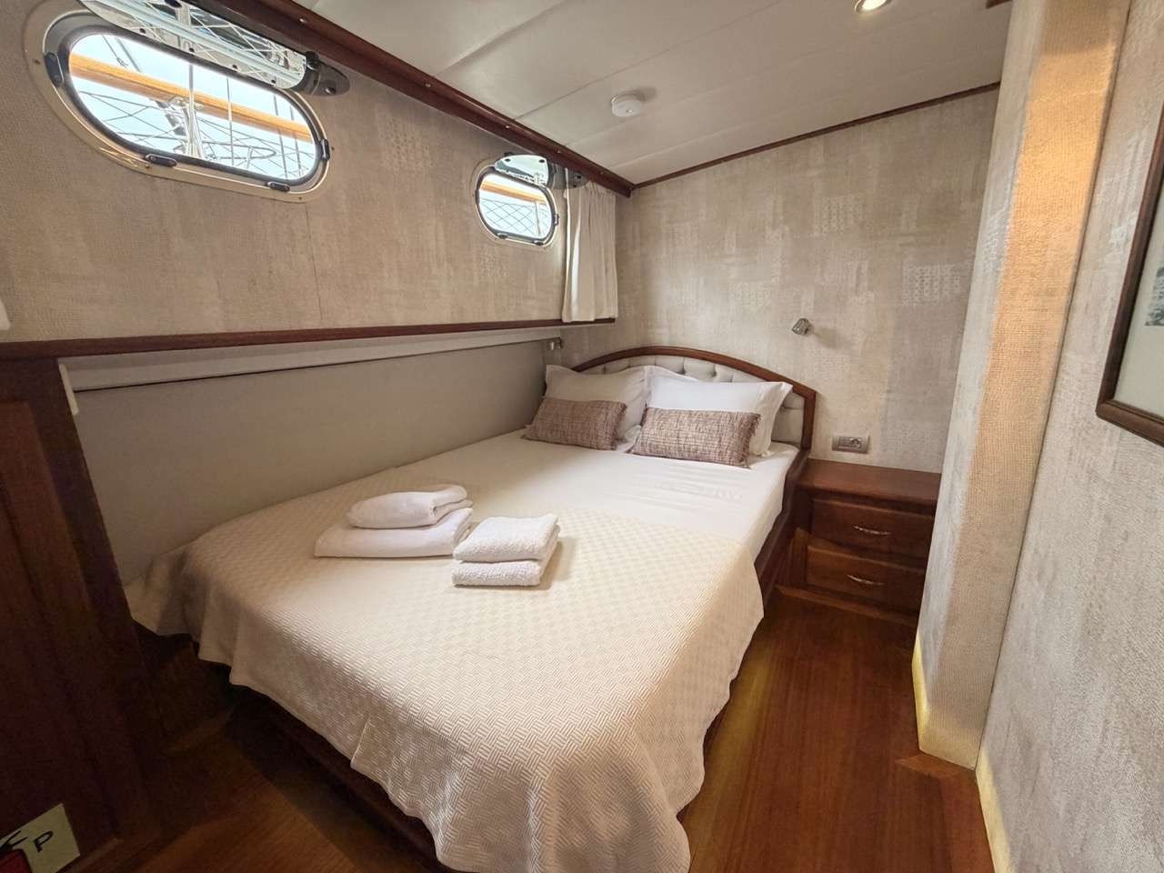 yacht-548571