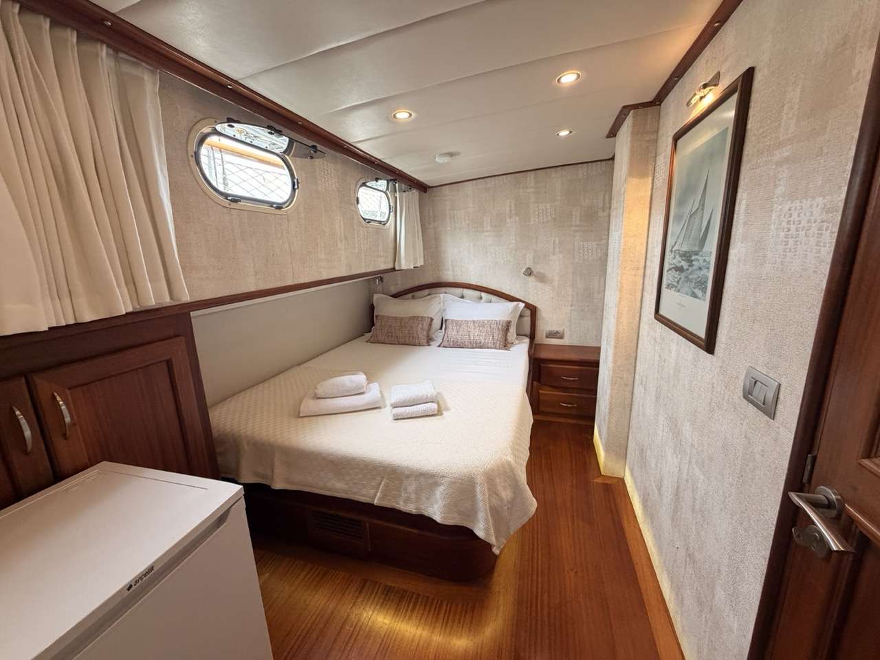 yacht-548572