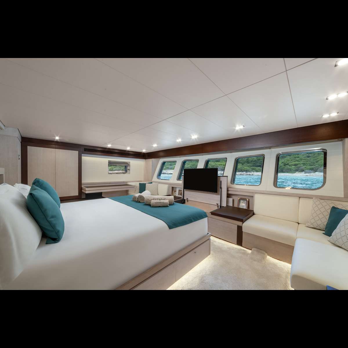 yacht-548802