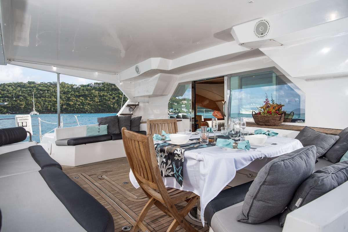 yacht-76944