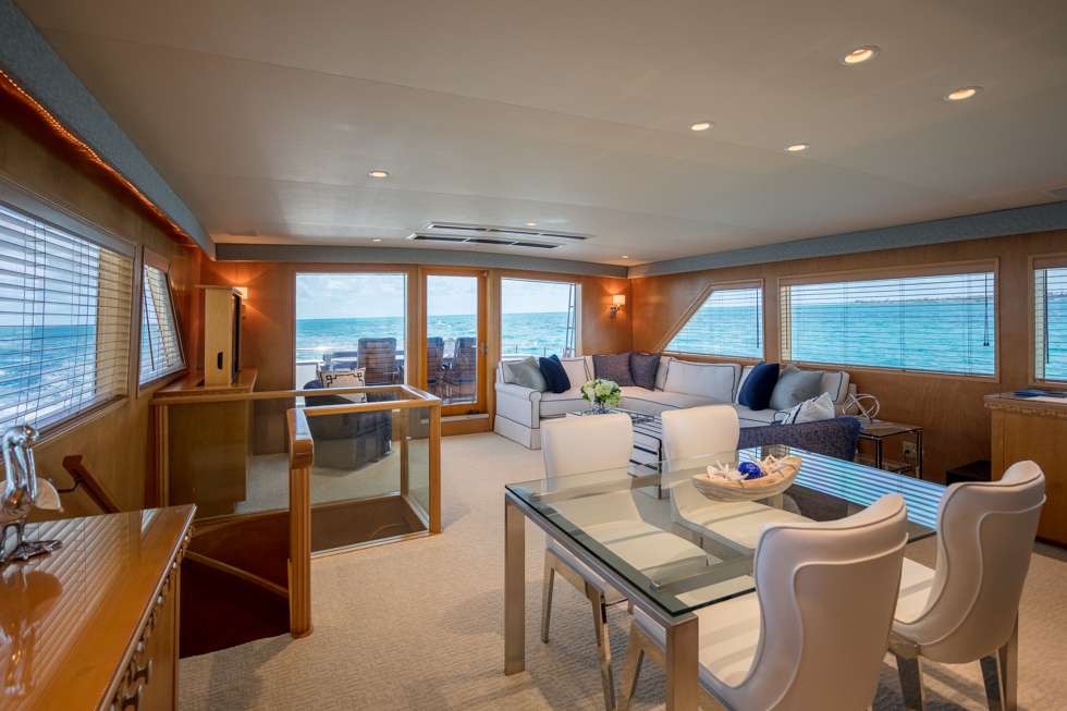 yacht-425809