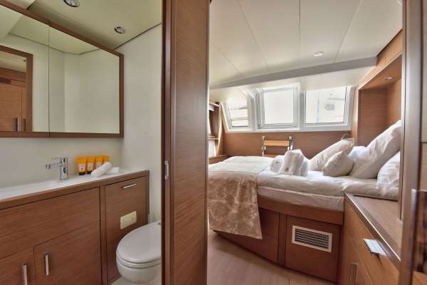 yacht-14618