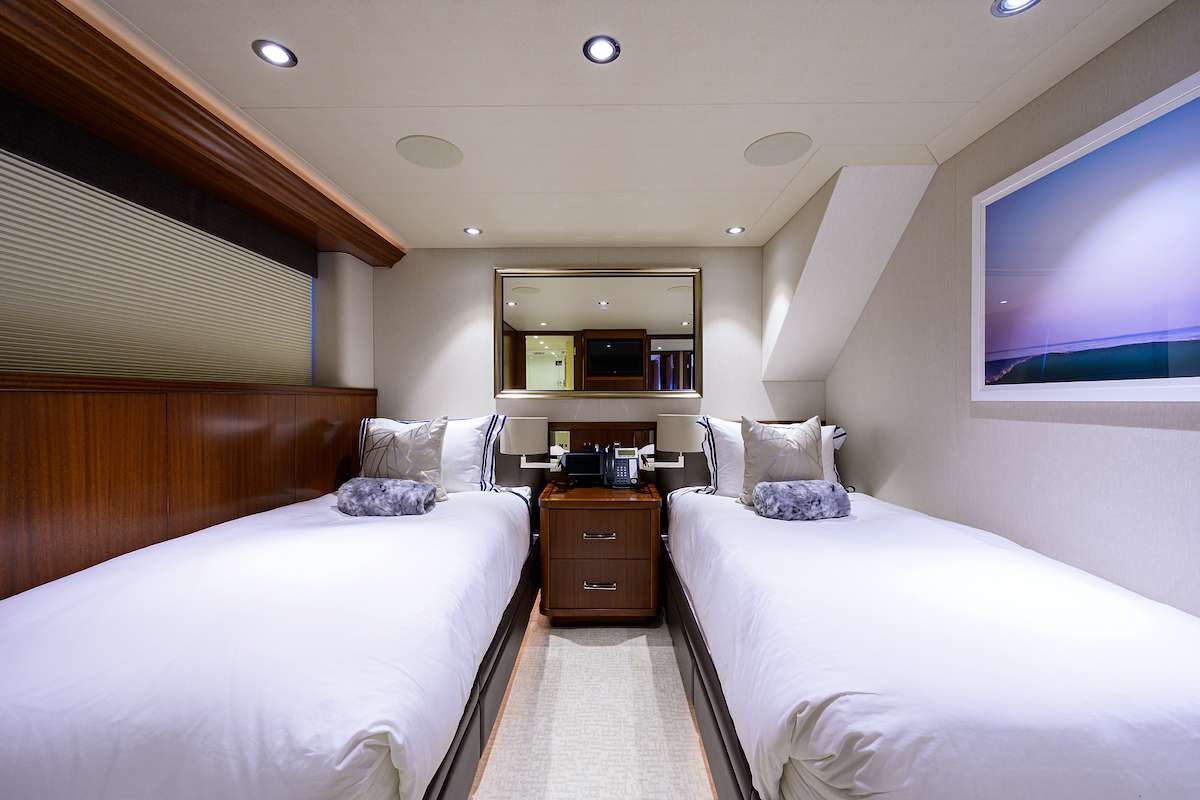 yacht-83995