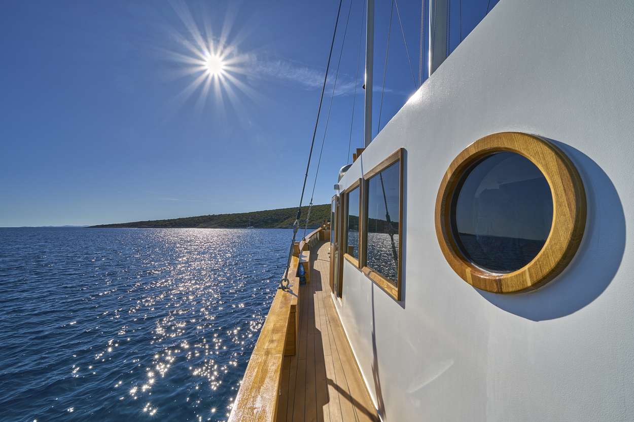 yacht-84204