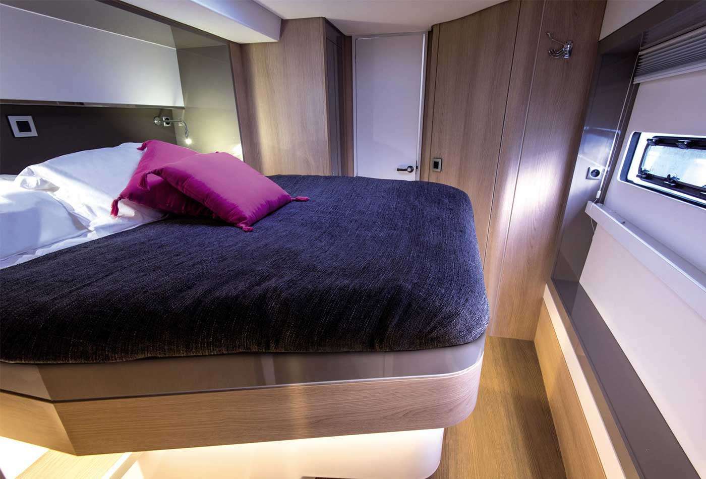 yacht-163978