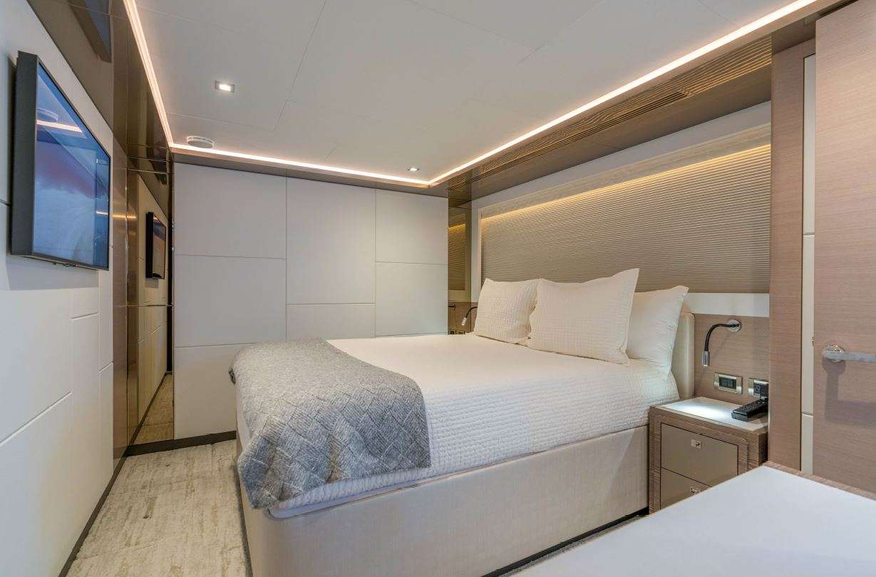 yacht-145958