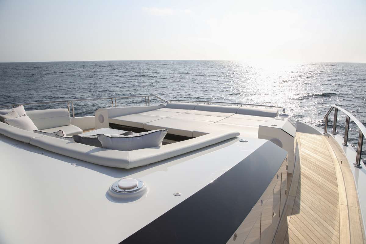 yacht-145964