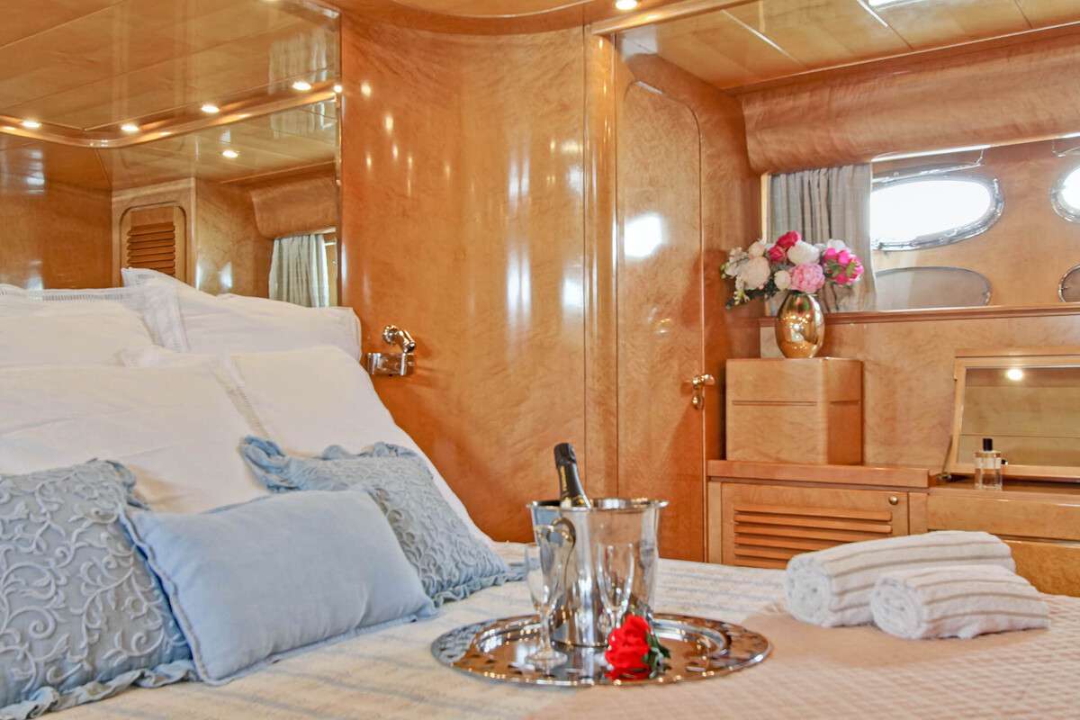 yacht-99074