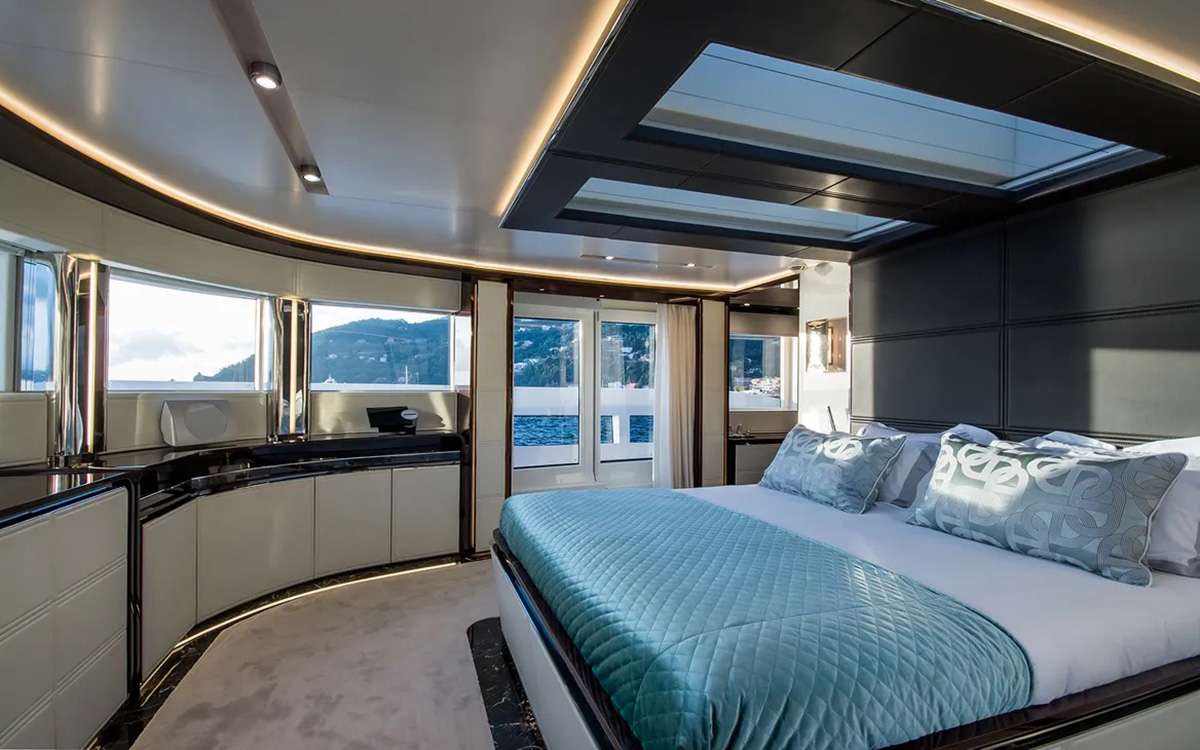 yacht-100015