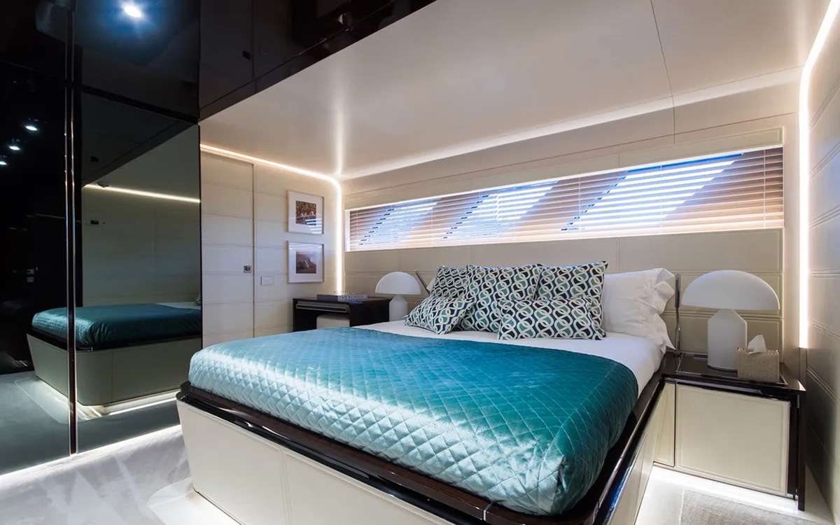 yacht-100017