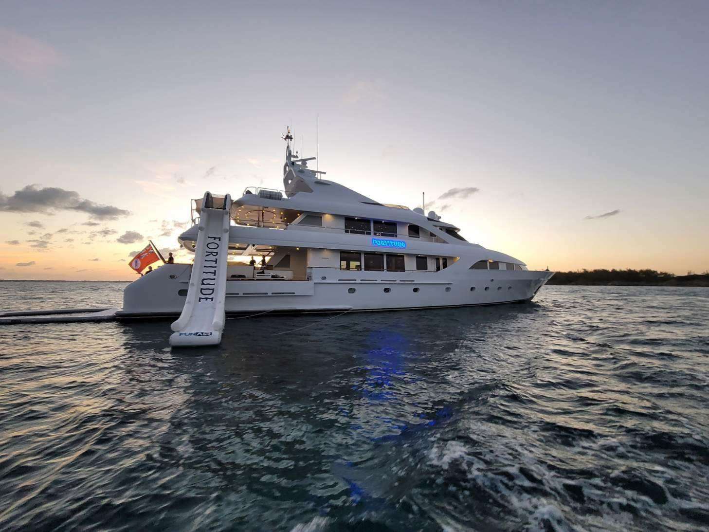 yacht-103955