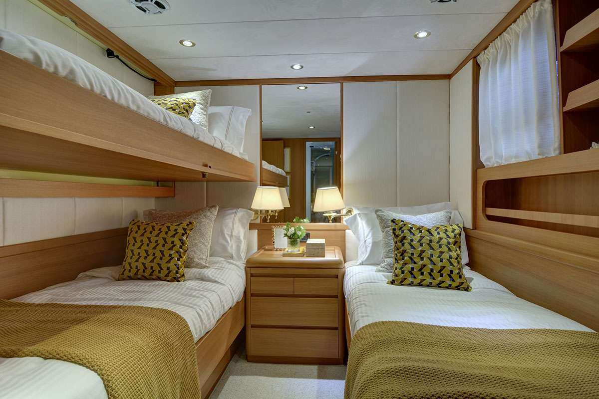 yacht-108202