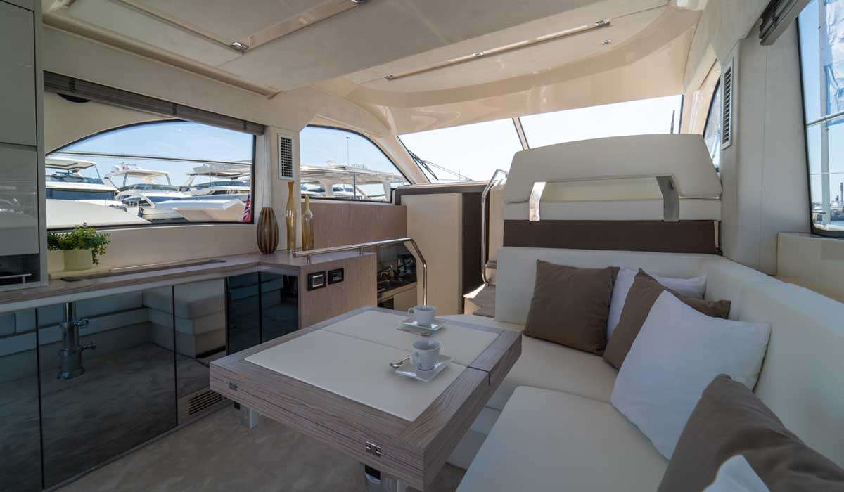 yacht-110426