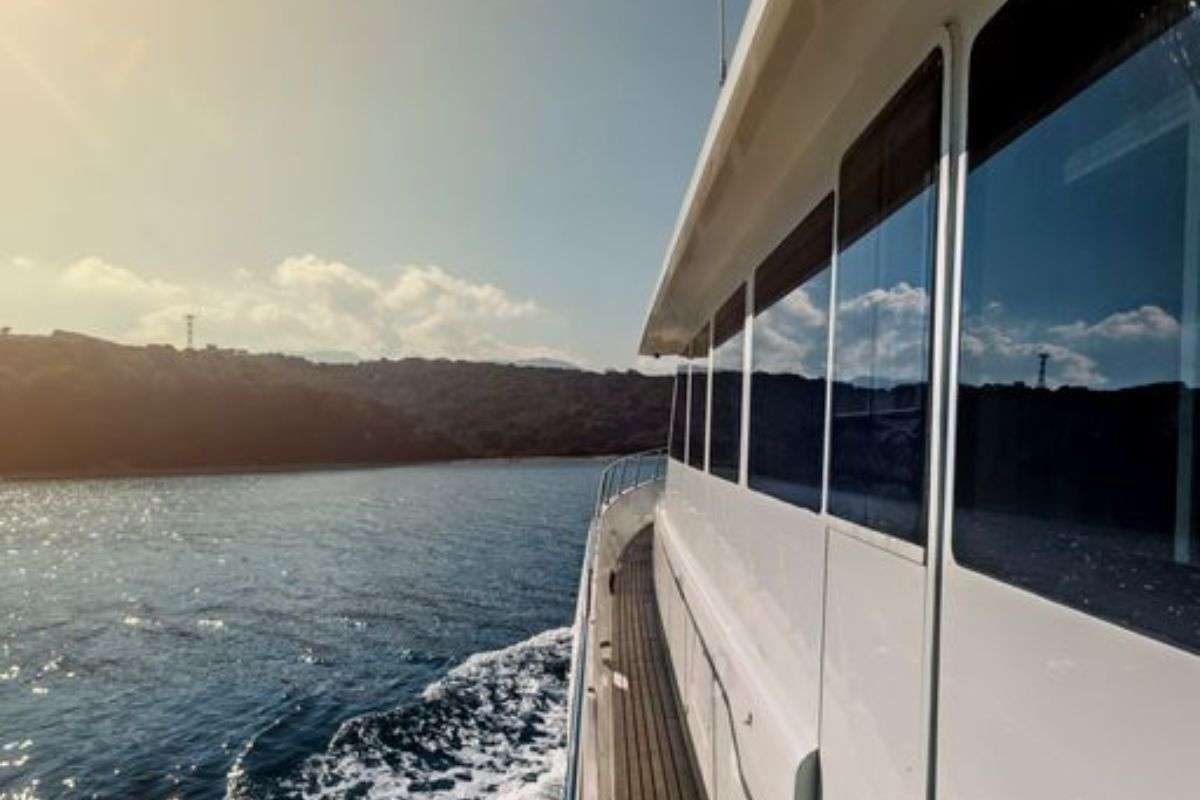yacht-111192