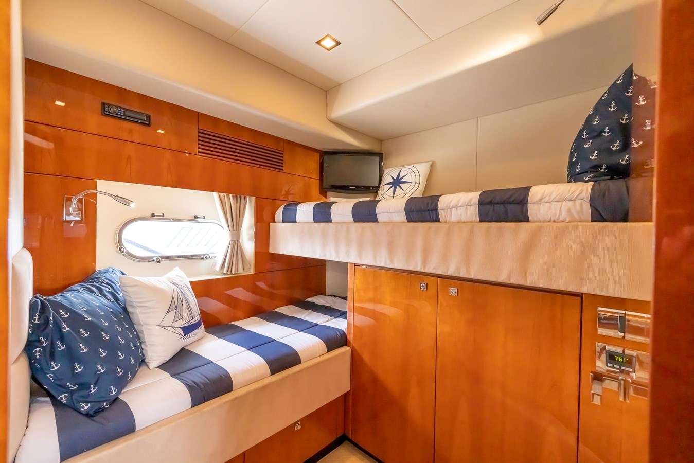 yacht-136315