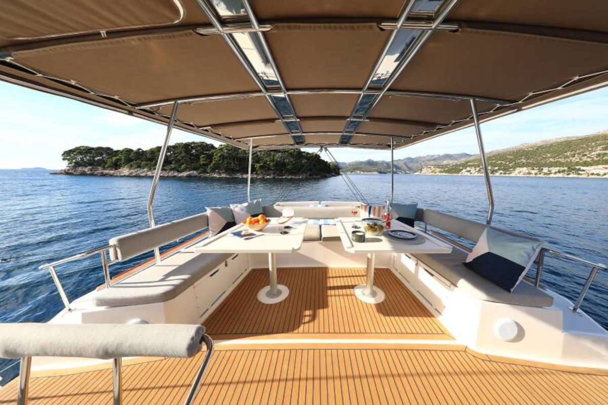 yacht-365155