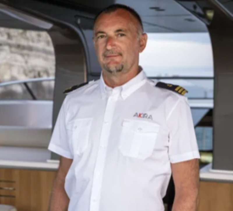 crew-806453