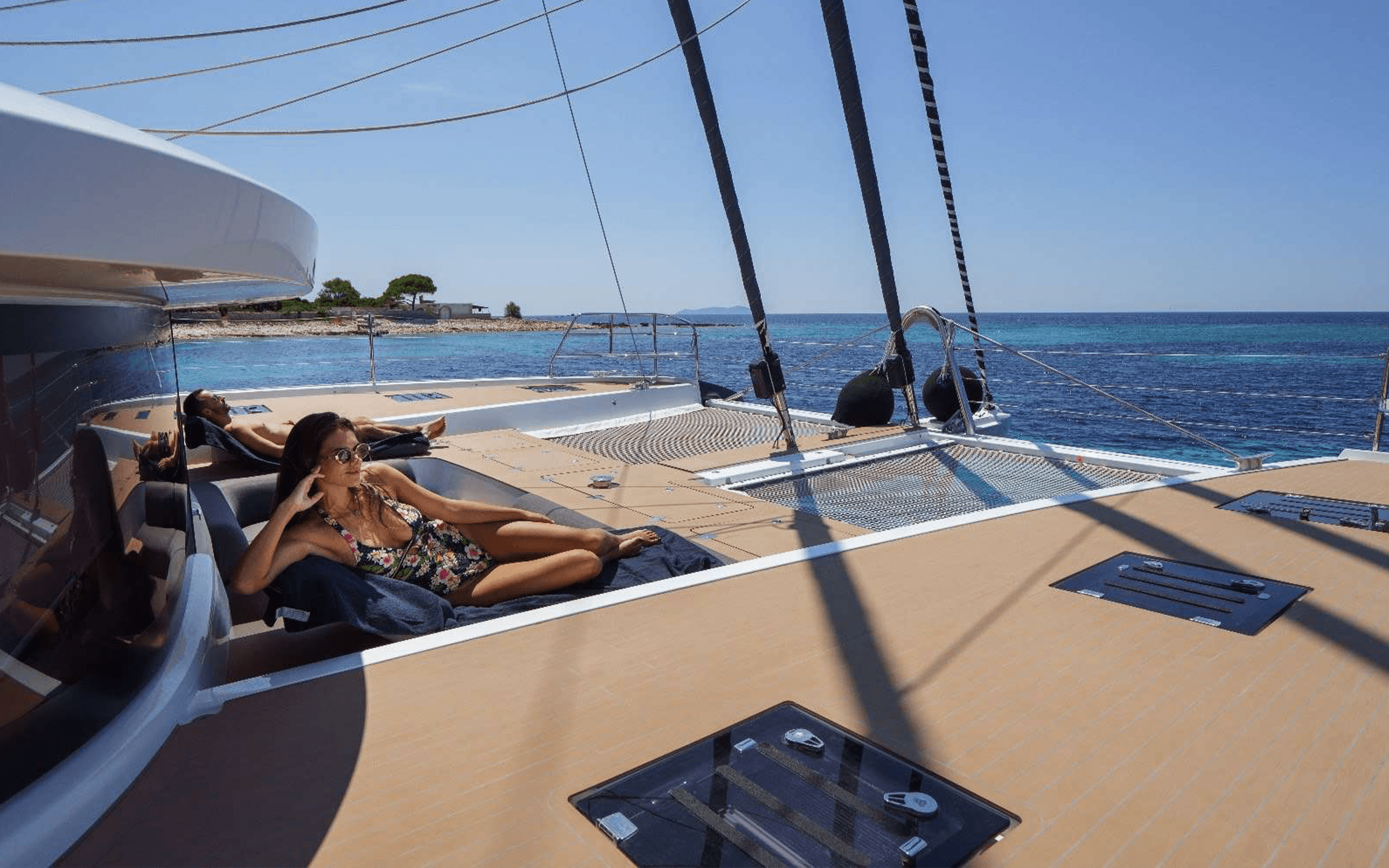Paloma Yacht Charter Bow.png