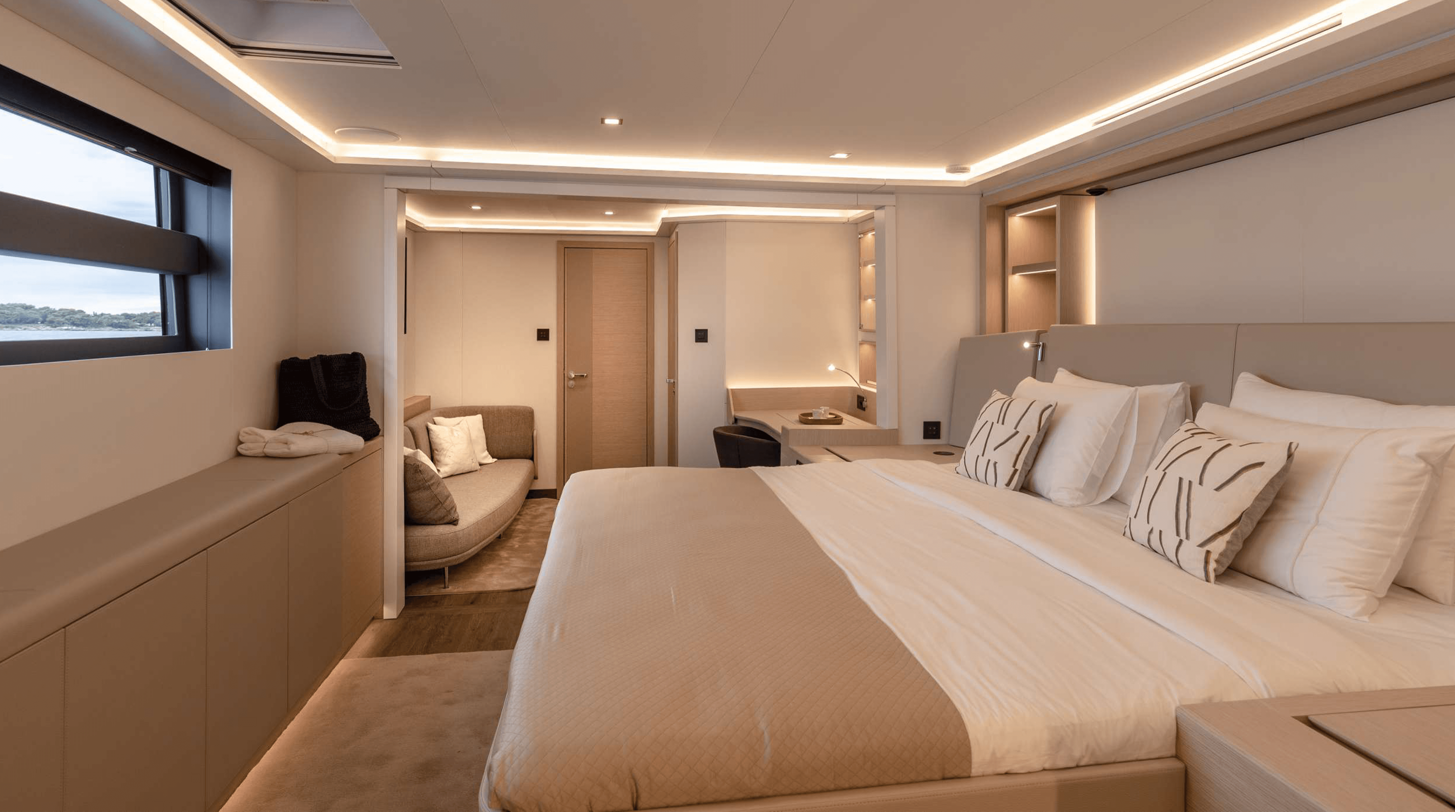 Serenissima III Yacht Charter Greece Cabin