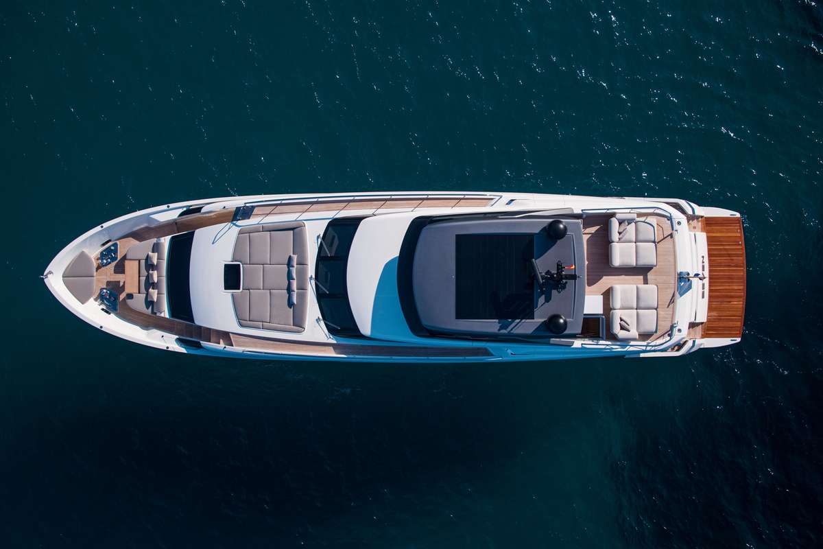 yacht-550175