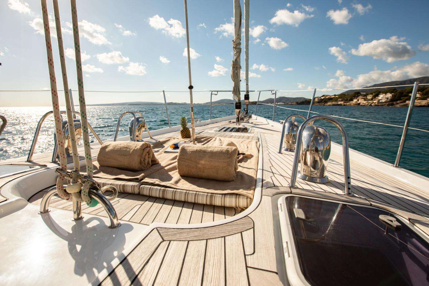 yacht-550363