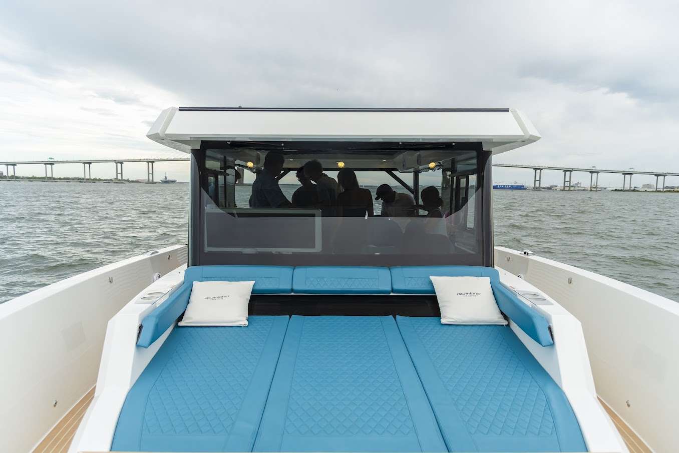 yacht-550629