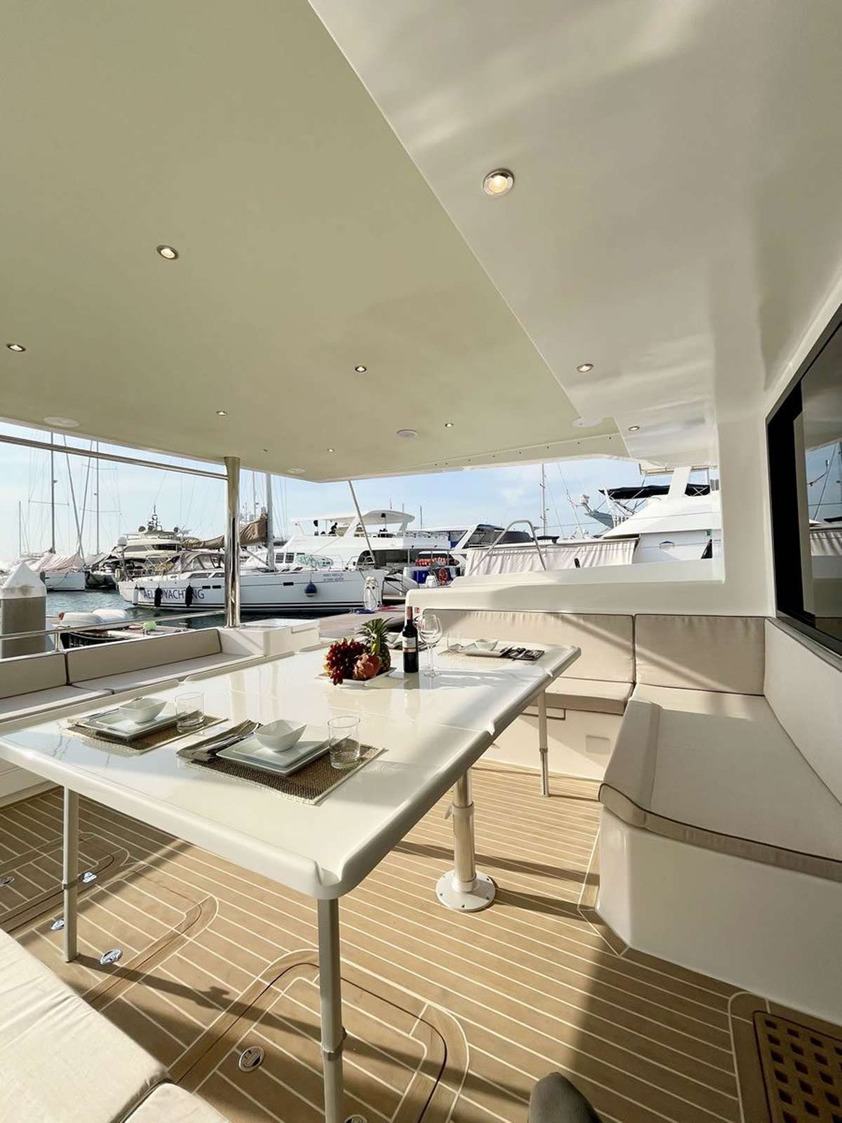 yacht-549803