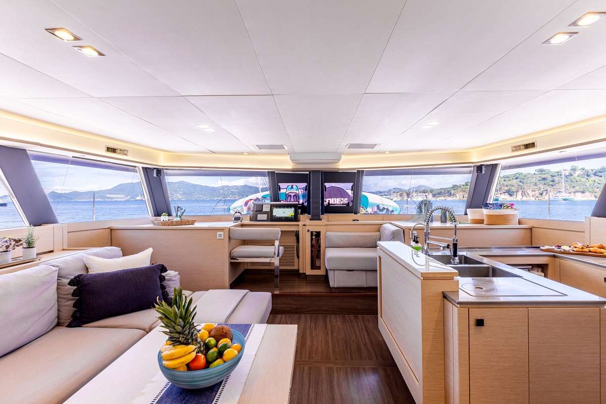yacht-550727