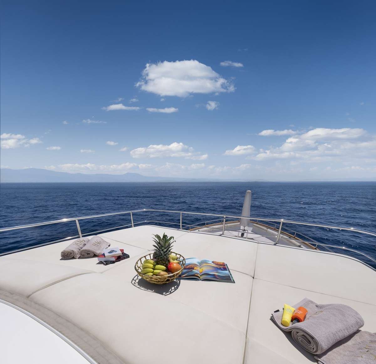 yacht-550751