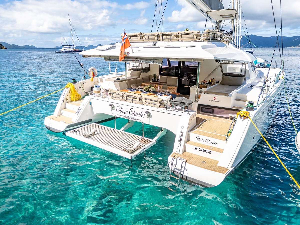 yacht-550735