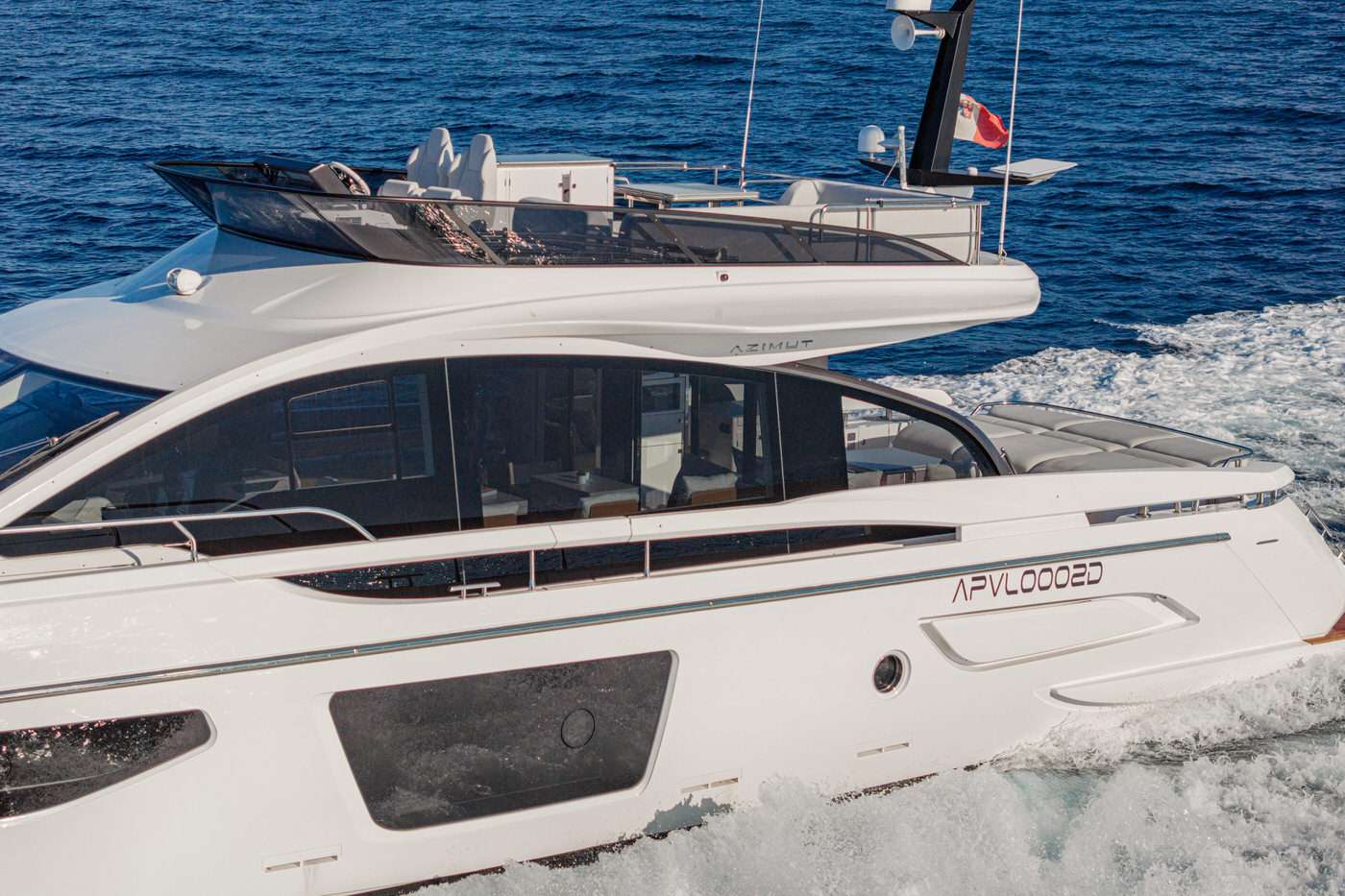 yacht-550411
