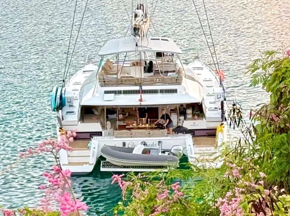 yacht-550736