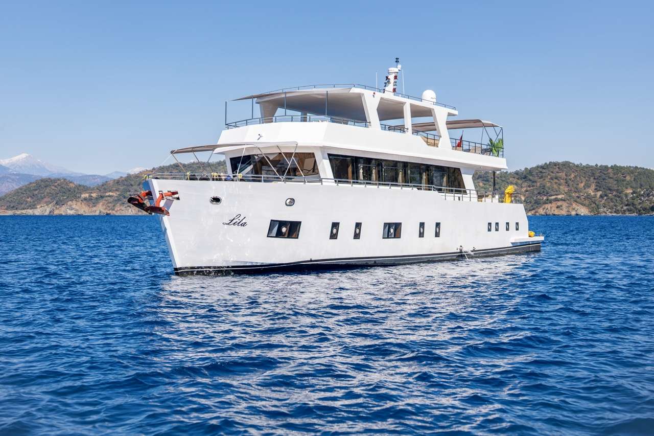LILA TRAWLER