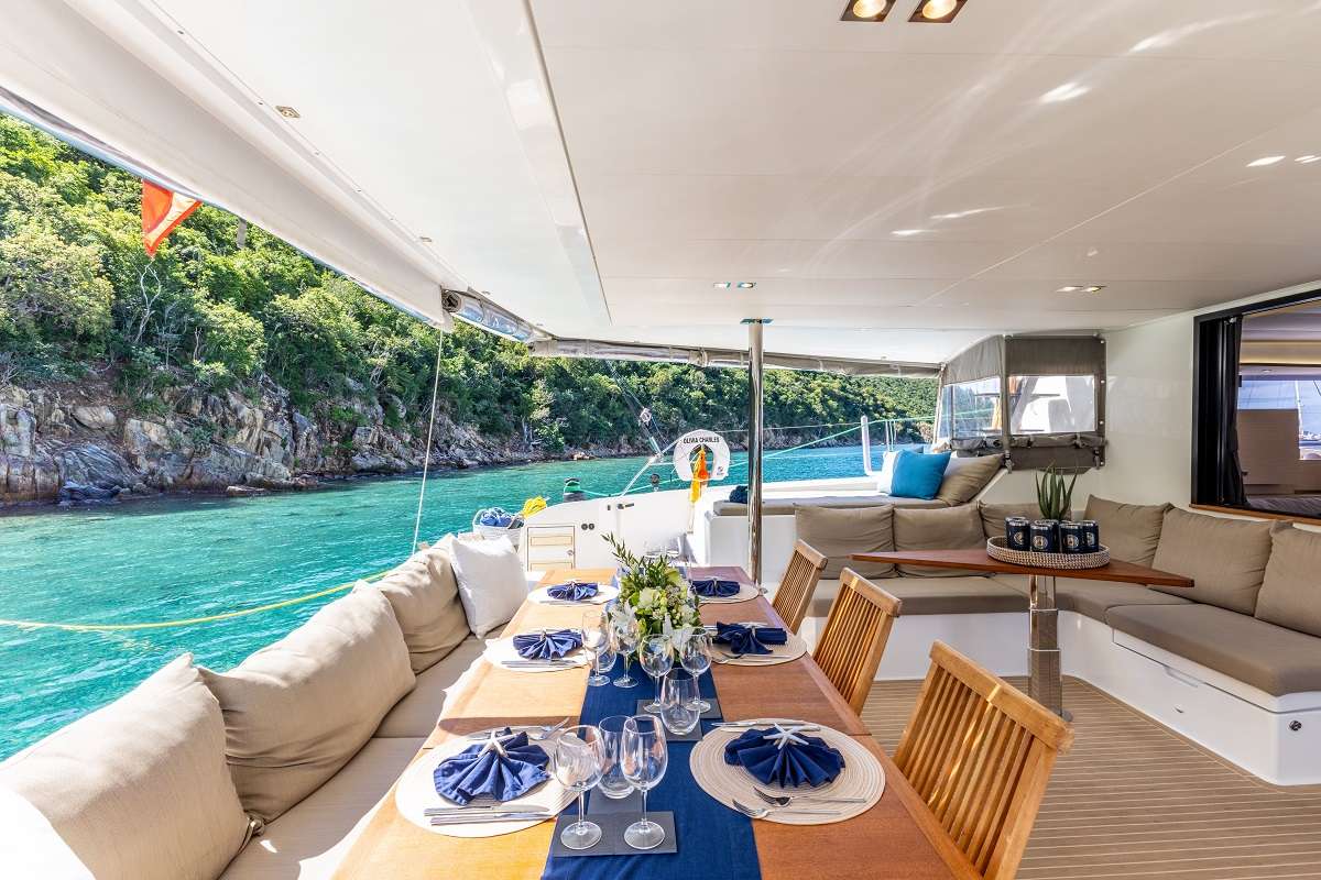 yacht-550733
