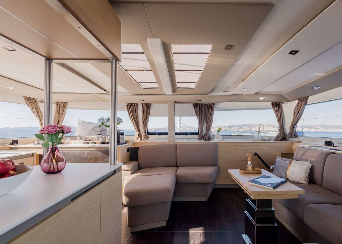 yacht-567873