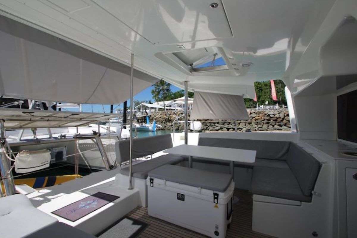 yacht-587363