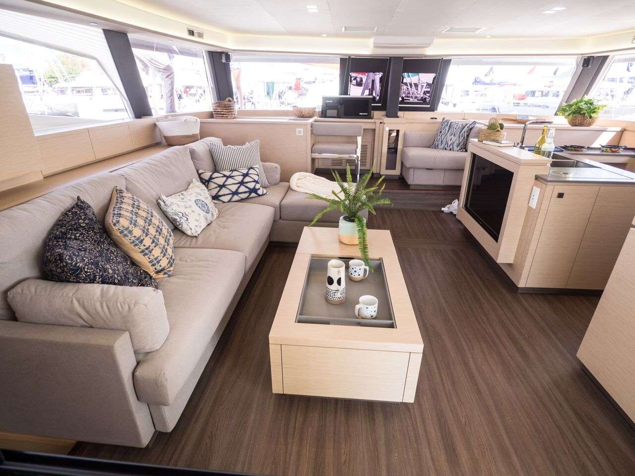 yacht-590402