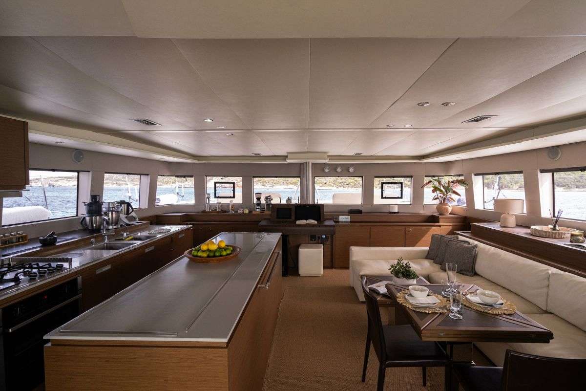 yacht-579885