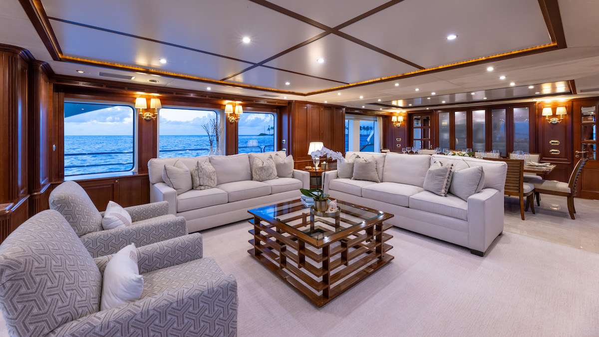 yacht-583359