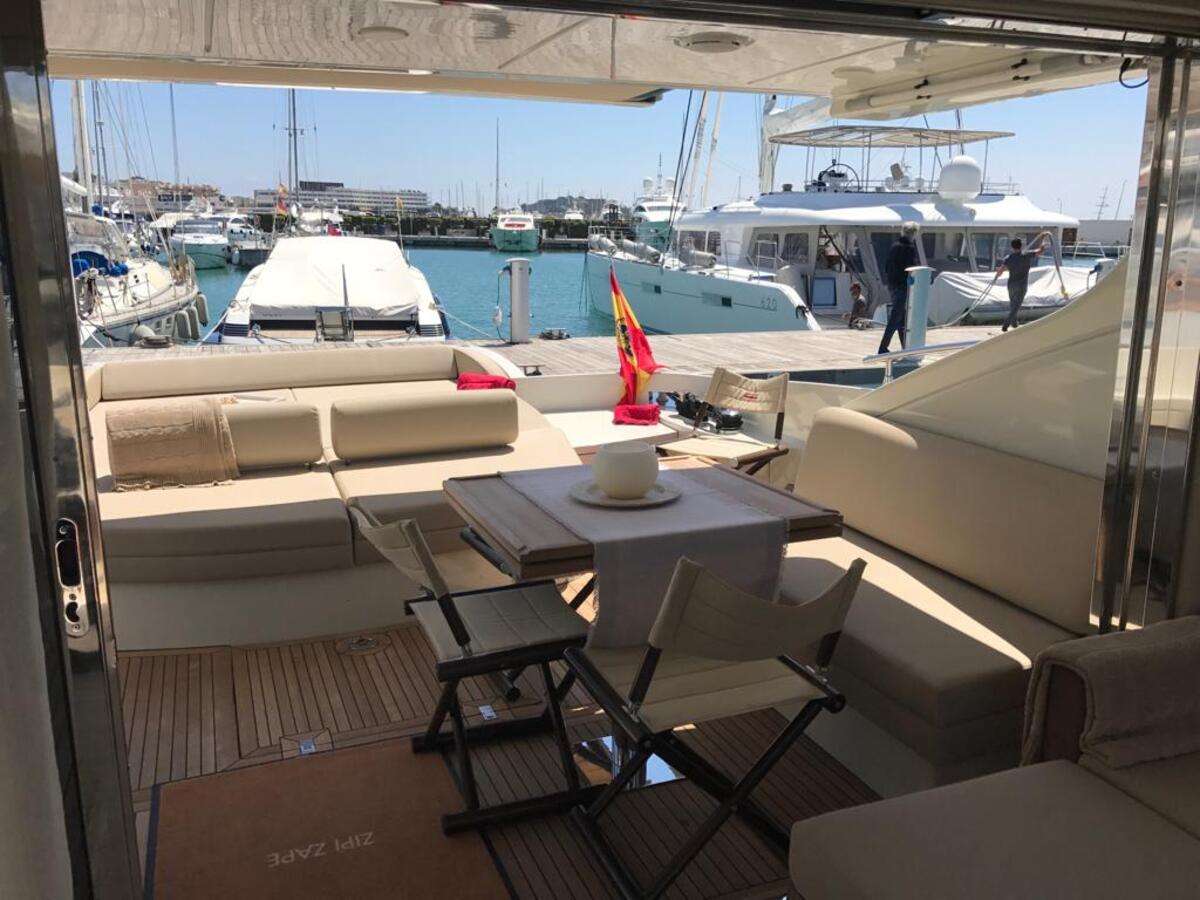 yacht-595321