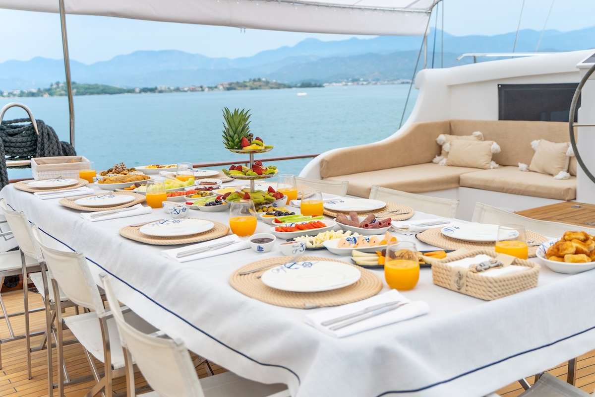 yacht-595252